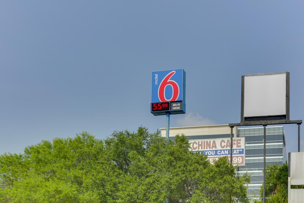 Motel 6 Houston, Tx - West ภายนอก รูปภาพ